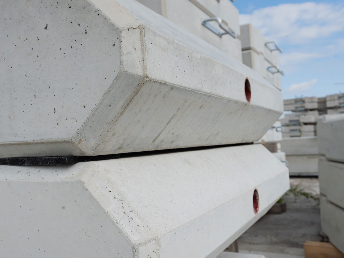 Ballastplatten auf Holzunterlagen